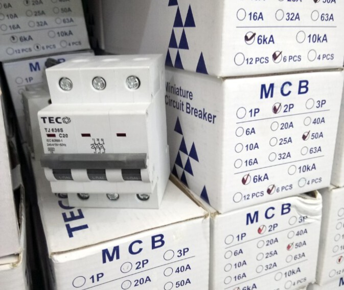 Aptomat (MCCB) TVM1-125A xuất xứ TECO – Đài Loan. Đầy đủ các giải làm việc, giá thành hợp lý…