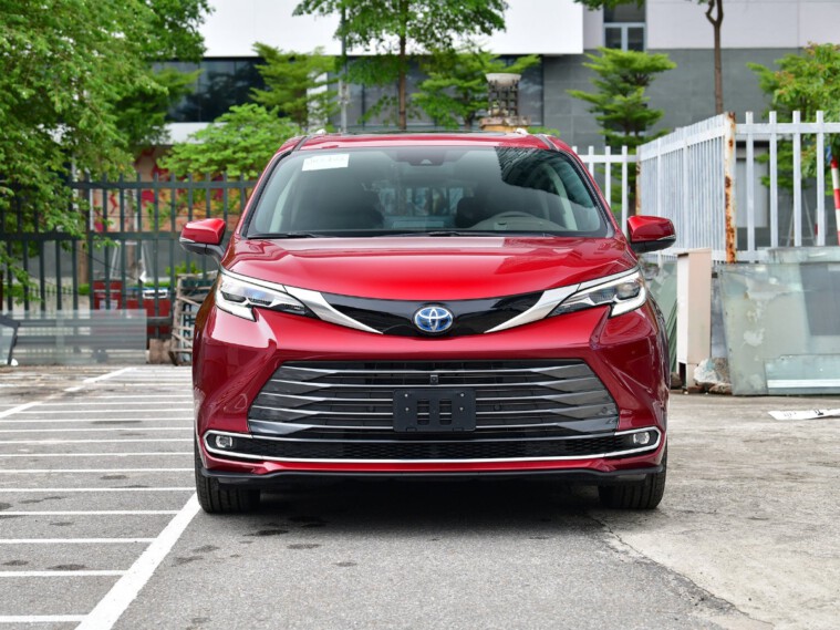Đại Lý bán xe Toyota SIENNA Platinum phiên bản 2021, nhập khẩu chính hãng